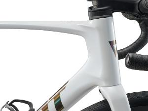 Vélo Route GIANT Defy Advanced Pro 1 Blanc SRAM Rival AXS E1