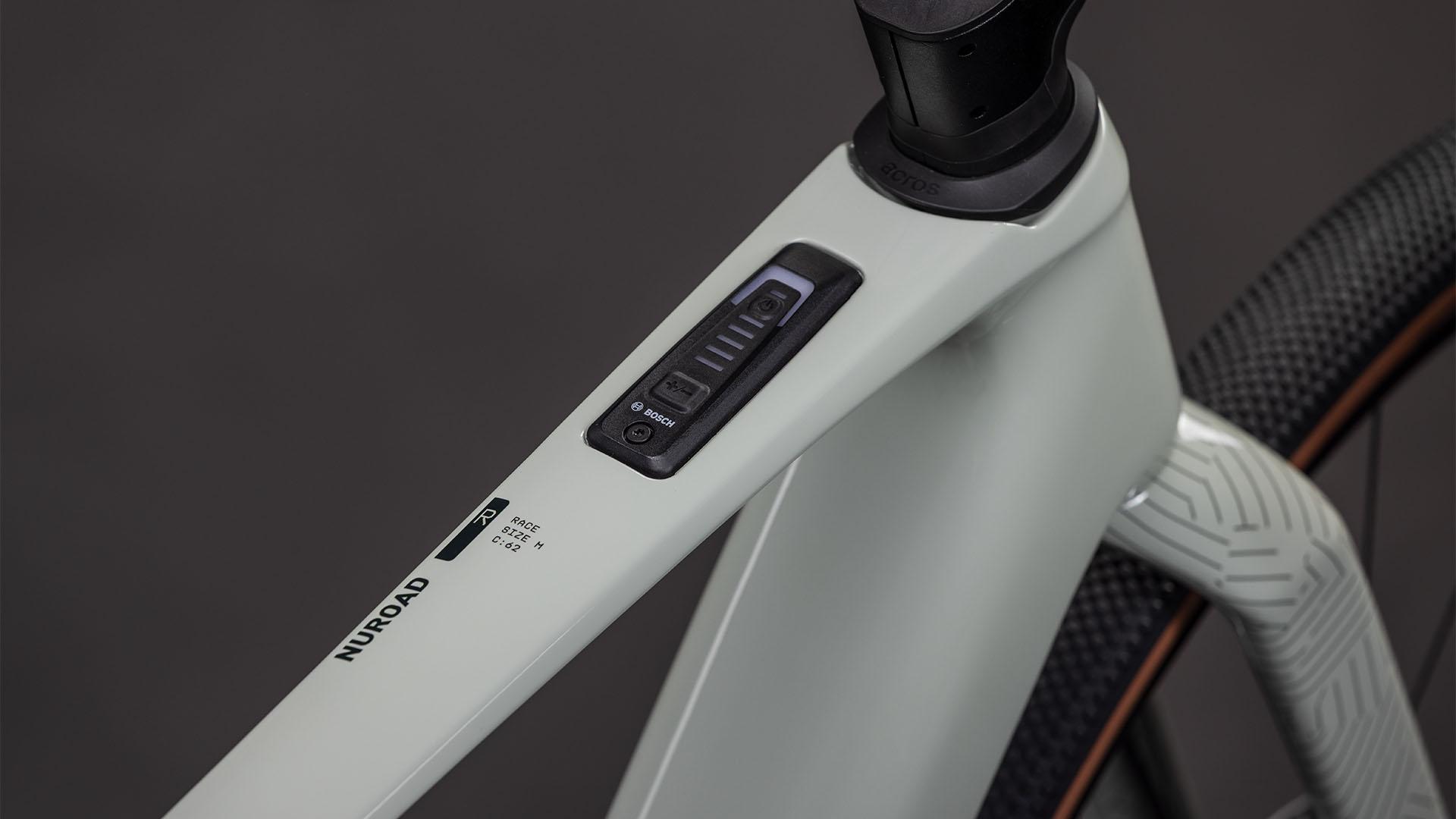 Vélo gravel électrique Cube nuroad hybrid c:62 race 400x reedbeige´n´black