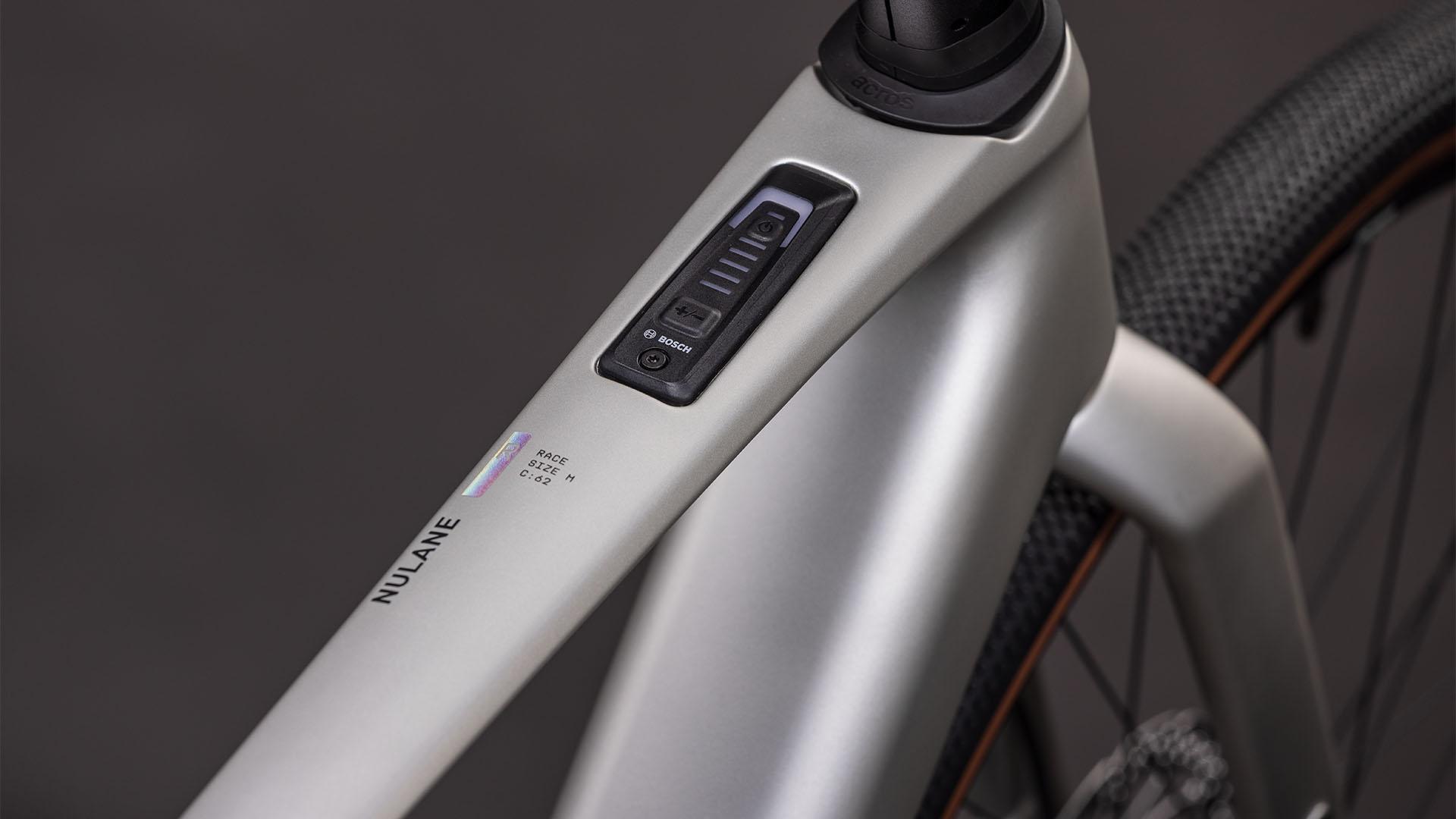 Vélo gravel électrique Cube nulane hybrid c:62 race 400x sleekgrey´n´prism