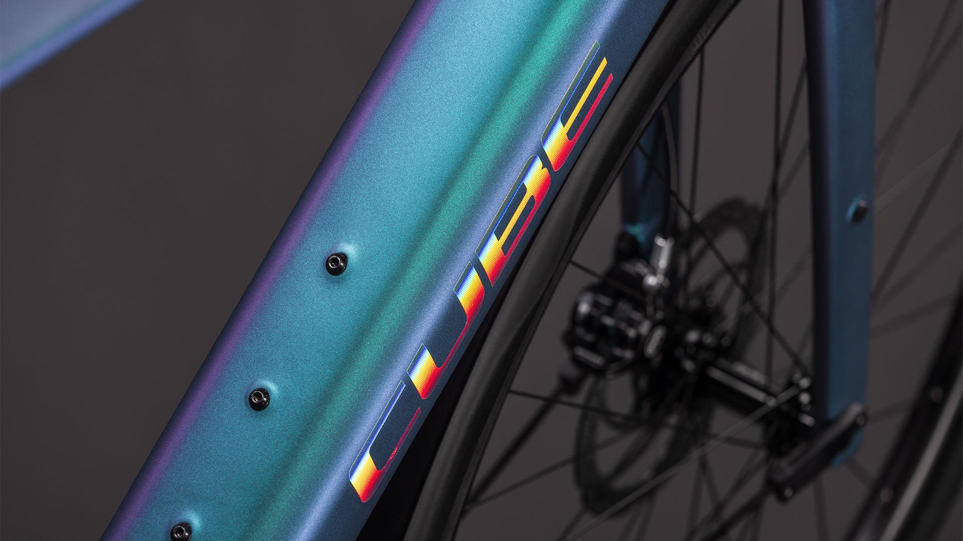 Vélo gravel électrique Cube nulane hybrid c:62 slx 400x fe polarlight´n´prism