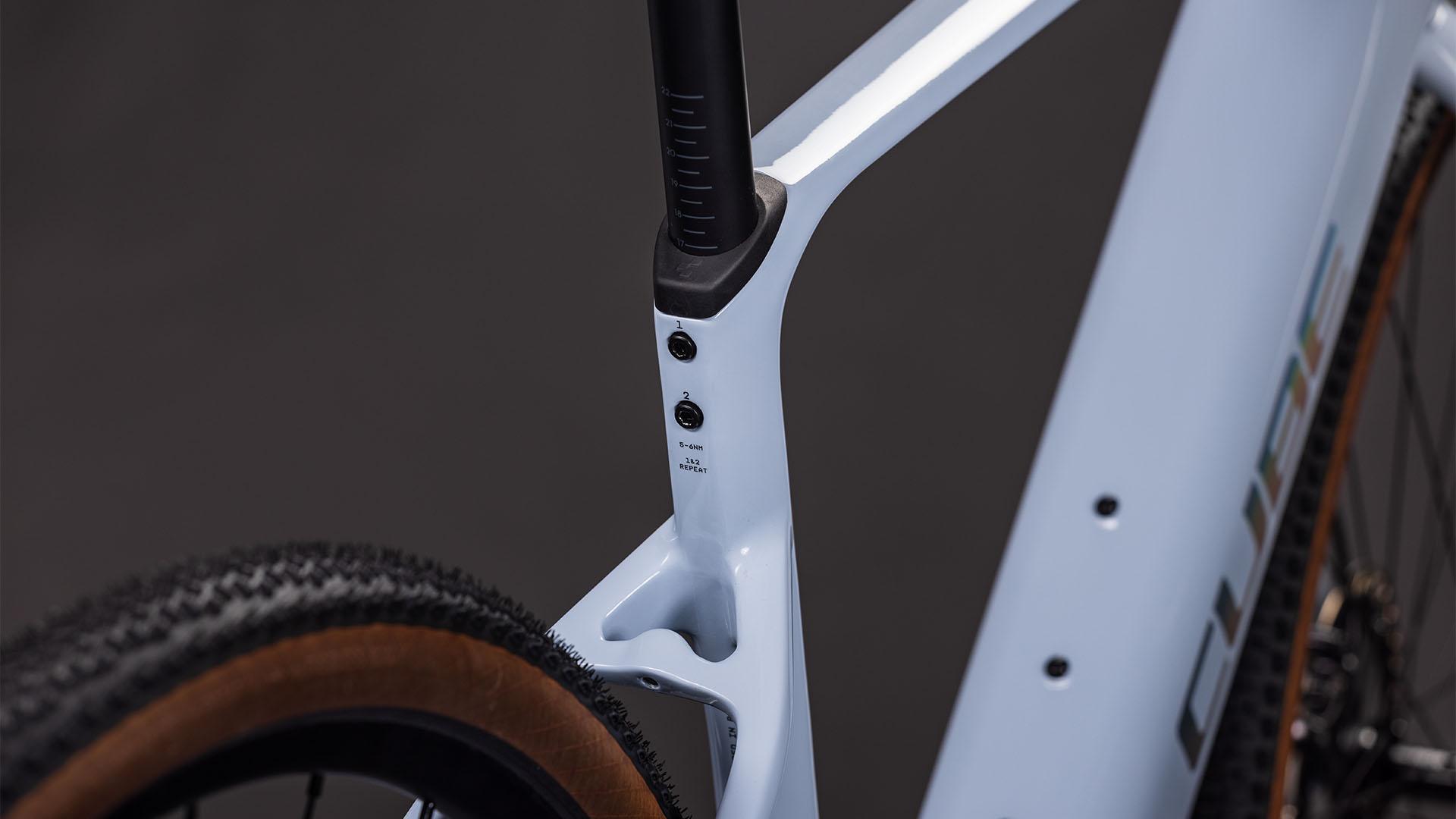 Vélo gravel électrique Cube nuroad hybrid c:62 slx 400x iceblue´n´prism