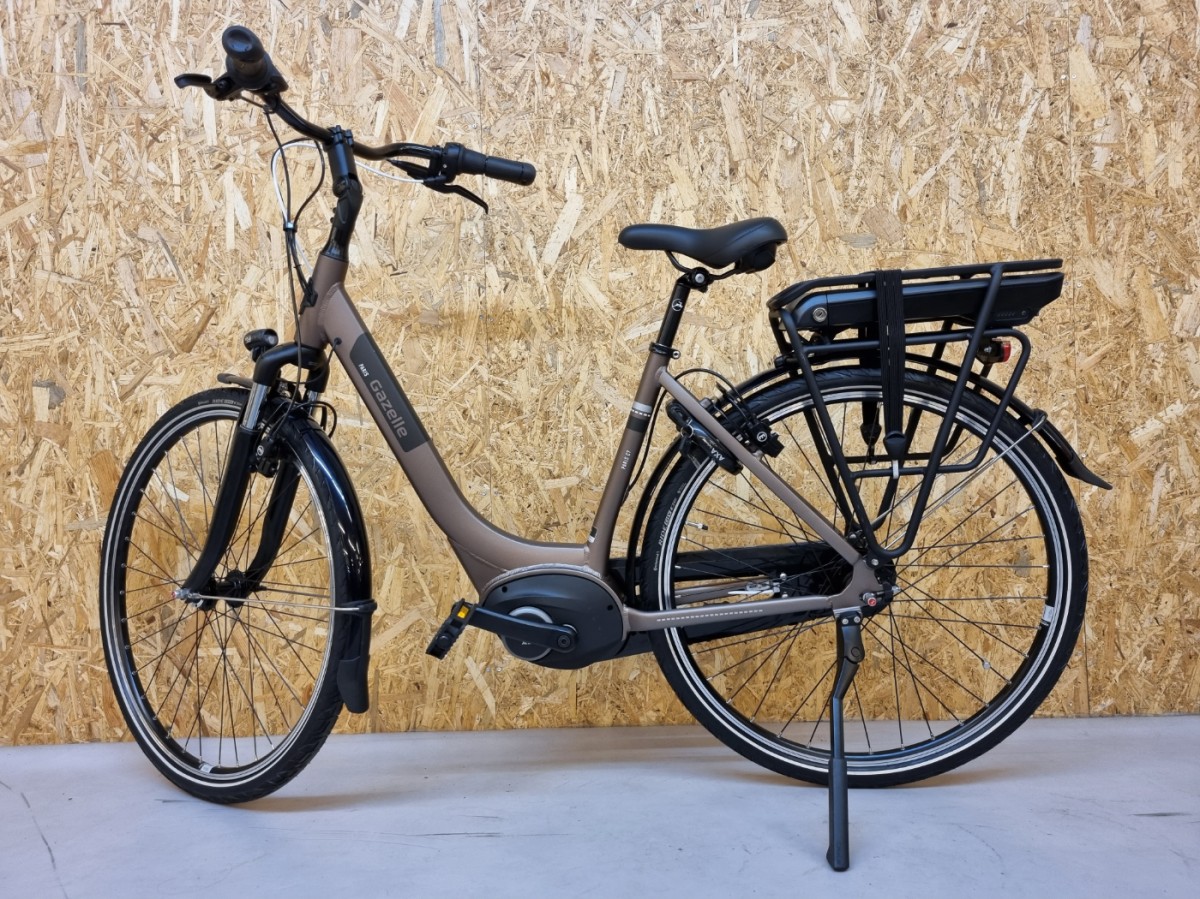 vélo de ville électrique Gazelle Paris C7